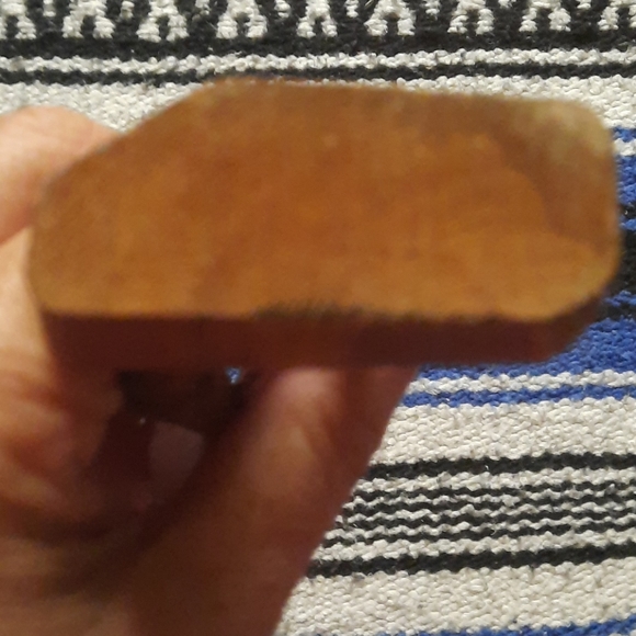 WOODEN HAND CARVED STATUATE. - Picture 5 of 6